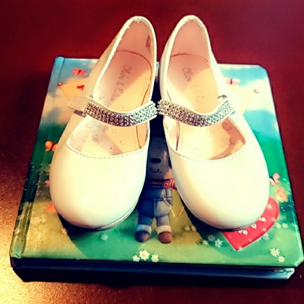 White girls dress shoe